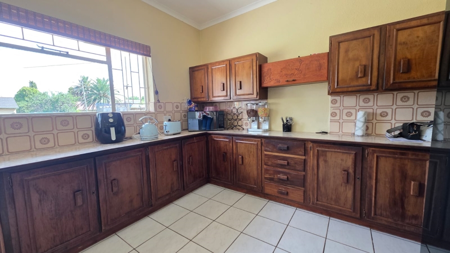 4 Bedroom Property for Sale in La Hoff North West